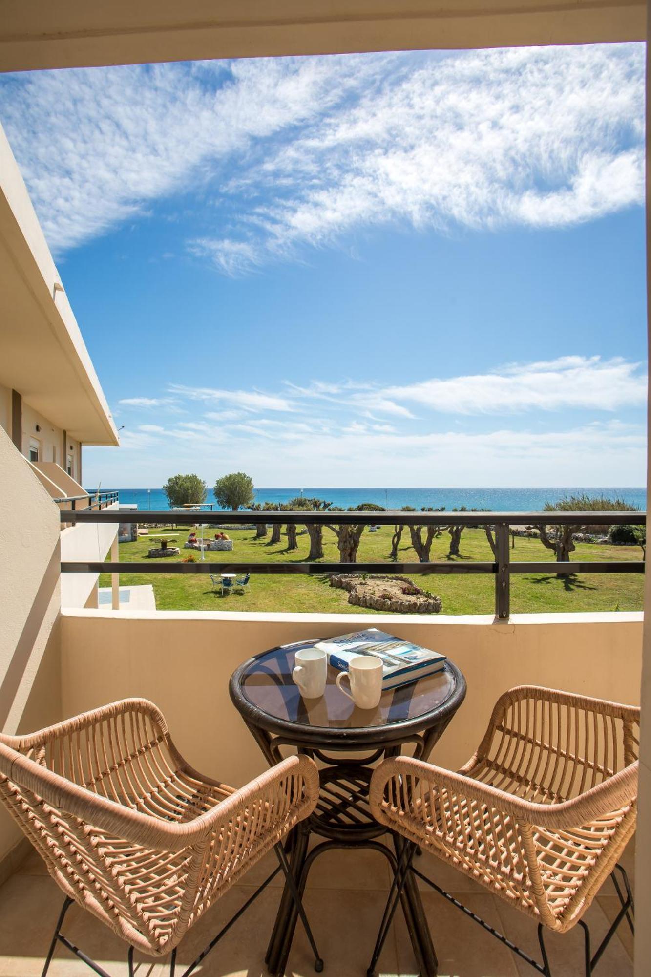 Al Mare Apartments 아판토우 외부 사진