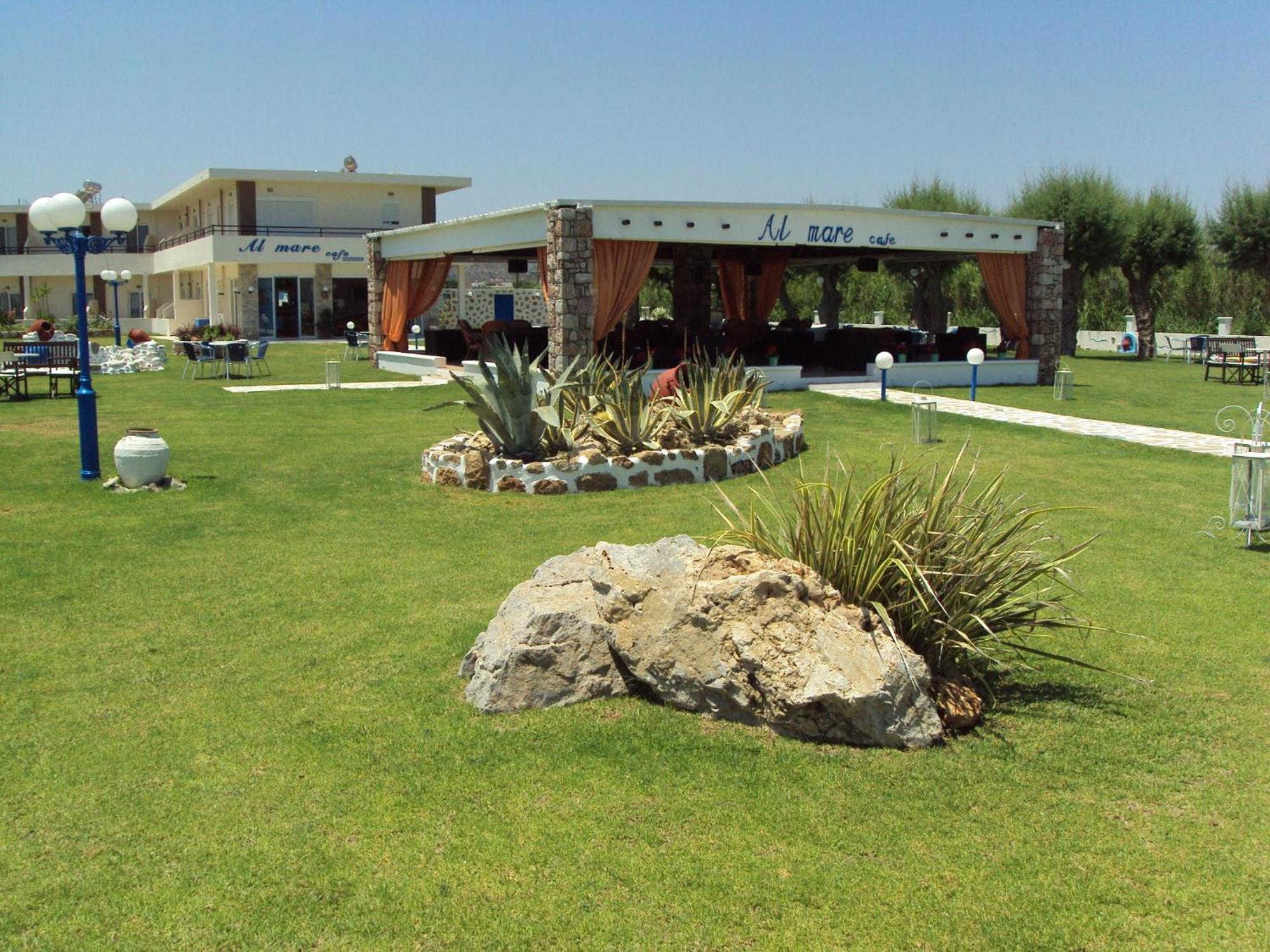 Al Mare Apartments 아판토우 외부 사진