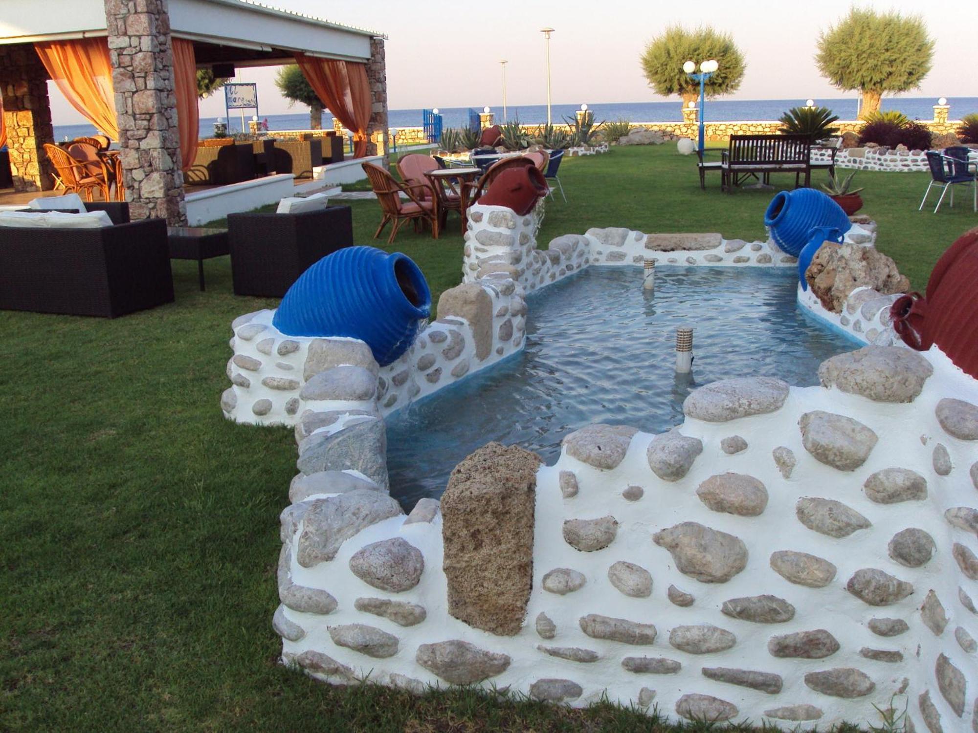 Al Mare Apartments 아판토우 외부 사진